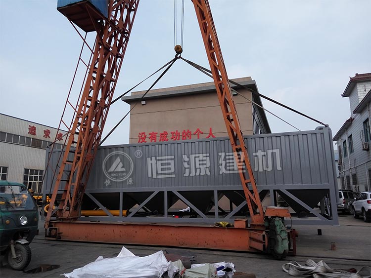 80噸集裝箱式水泥倉裝車發(fā)貨,發(fā)往安徽客戶場地