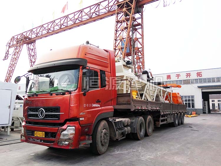 HZS35型混凝土攪拌站裝車發(fā)貨,發(fā)往河北唐山
