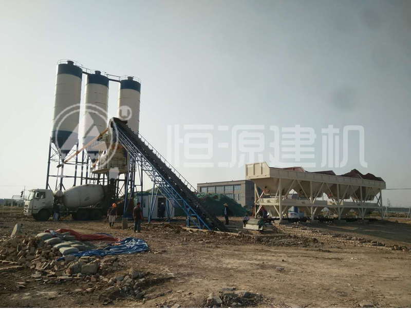 恒源建機混凝土攪拌站布局場地需要注意什么?