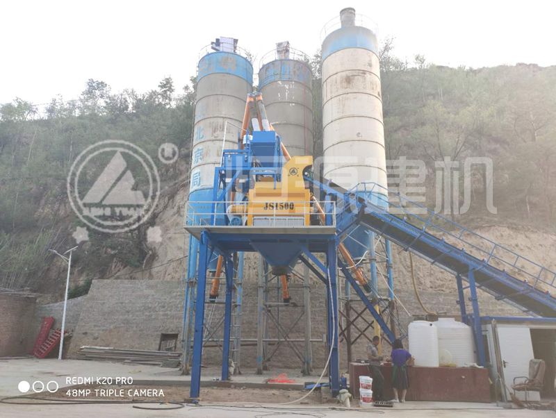 攪拌站設備生產廠家哪個好?水泥混凝土拌和機多少錢?