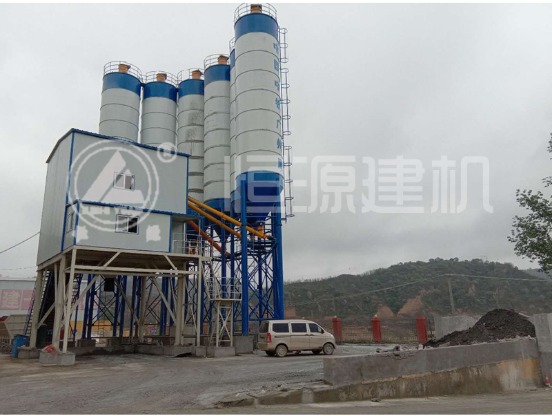 恒源建機(jī)環(huán)保型攪拌站是如何做到無粉塵的?